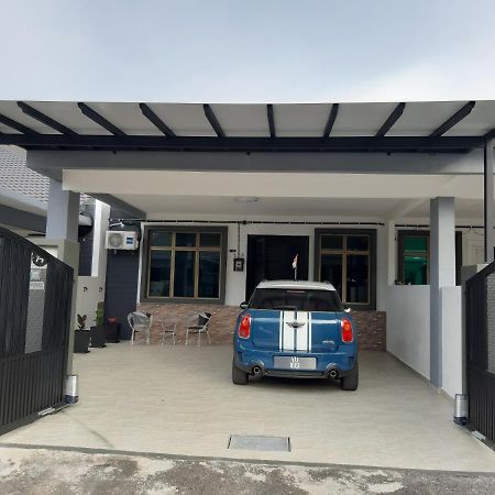 Homestay Armand Sungai Udang Melaka Bagian luar foto