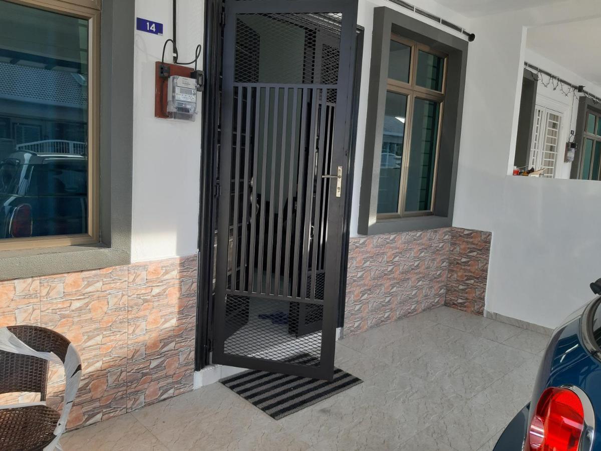 Homestay Armand Sungai Udang Melaka Bagian luar foto