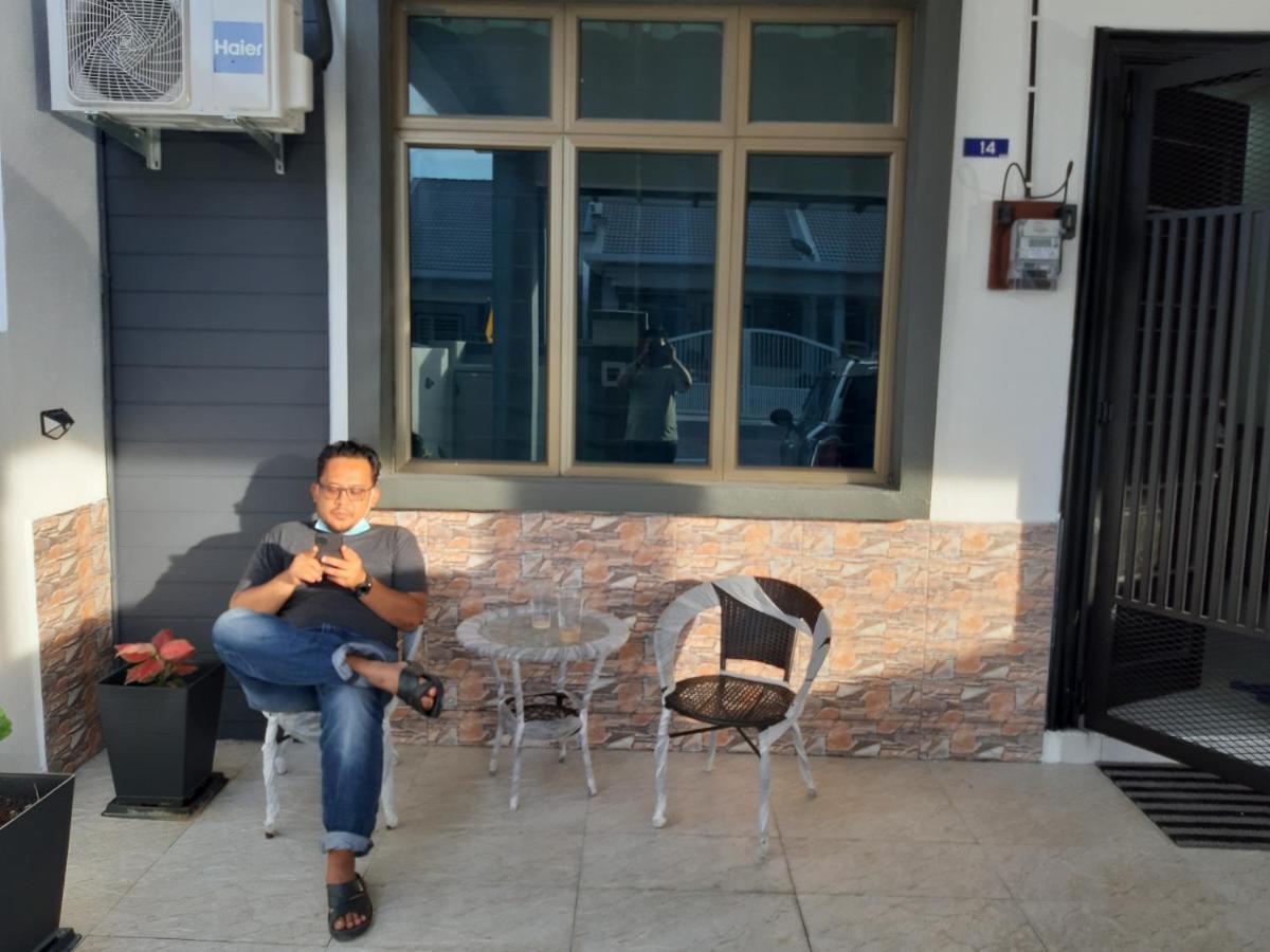 Homestay Armand Sungai Udang Melaka Bagian luar foto